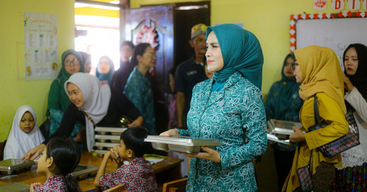 Yantie Rachim Kunjungi Sekolah untuk Pastikan MBG Berjalan Optimal