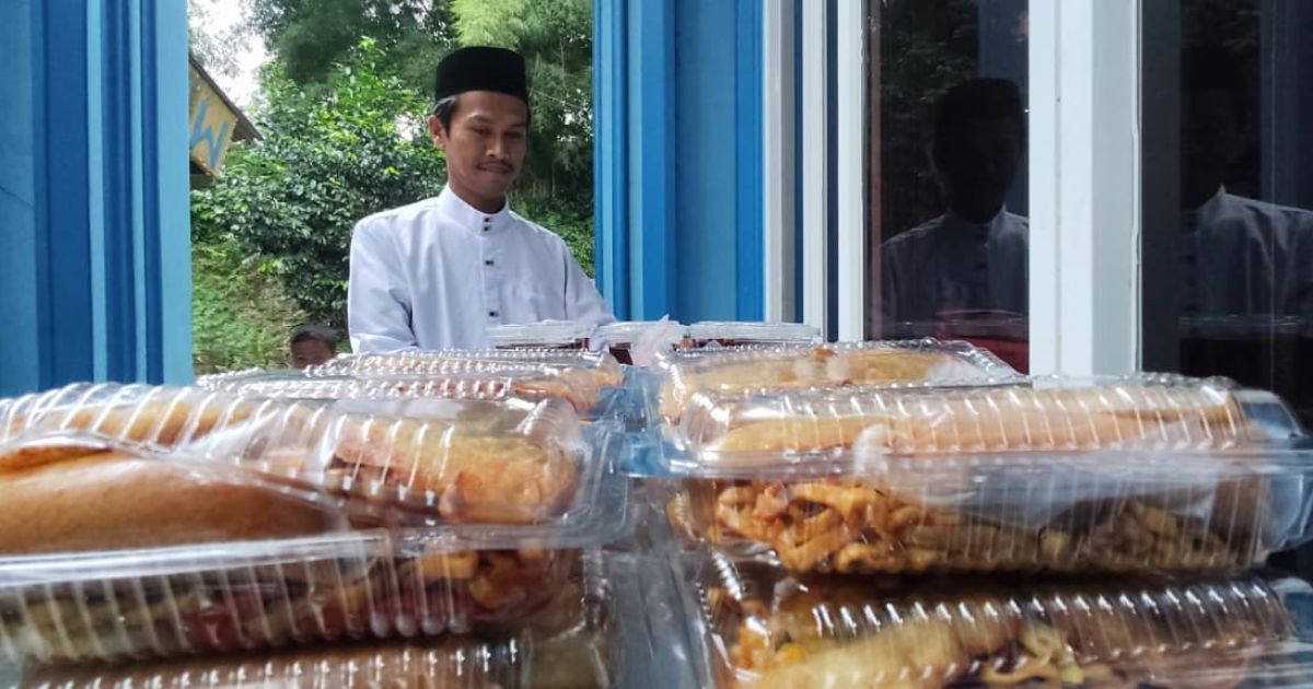 Pembagian Takjil Gratis di Masjid An Naba PWI Kota Bogor Diapresiasi Warga