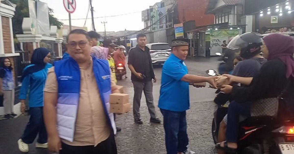 DPD KNPI Kabupaten Bogor, Kembali Gelar Kegiatan Bagi Bagi Takjil Gratis Di wilayah Selatan (Ciomas)