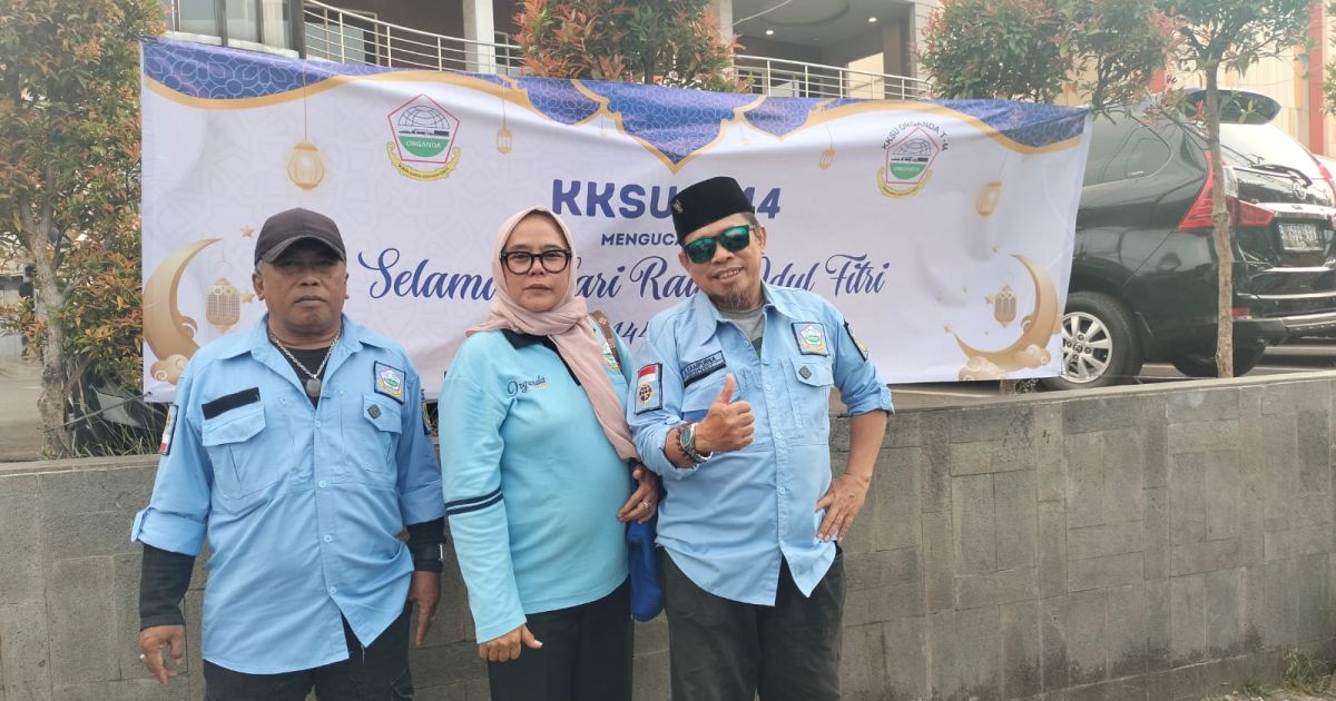 Kelompok Kerja Sub Unit (KKSU)T-44 Citeureup–Babakan Madang Bagikan Takjil Kepada Masyarakat Umum dan Pengendara