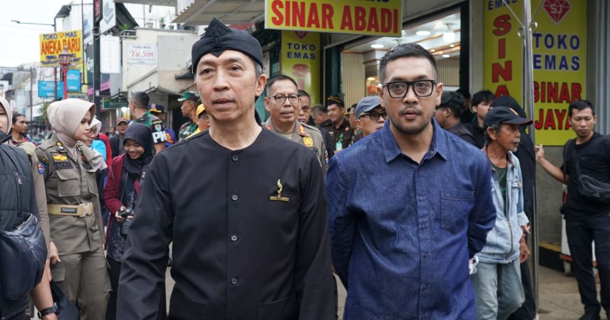 Ketua Komisi II DPRD Kota Bogor, Achmad Rifki Alaydrus, Turun Langsung Memantau Kegiatan Penertiban