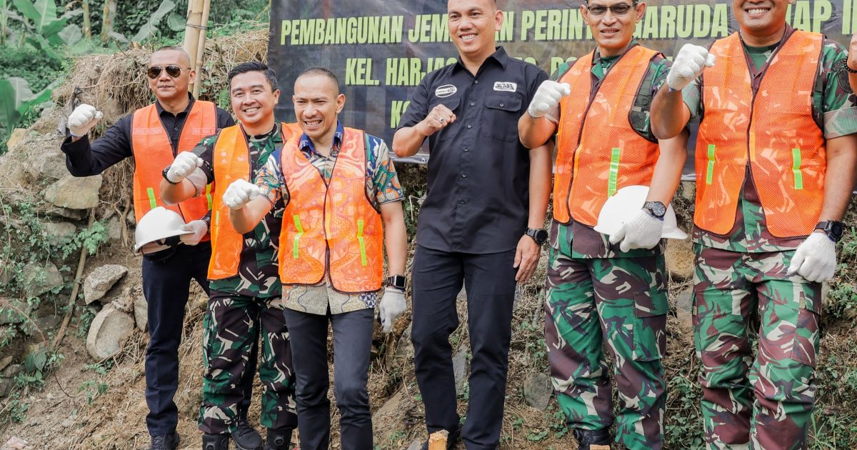 Permudah Akses Masyarakat, TNI Kembali Bangun Jembatan di Harjasari
