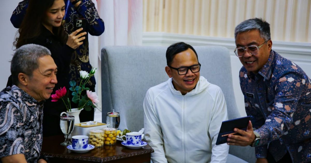 Tinjau Hari Pertama WFH, Bima Arya Apresiasi Pemkot Bogor