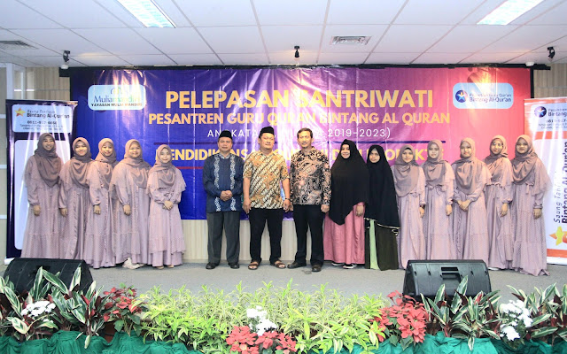 Pelepasan Santriwati Pesantren Guru Qur'an Bintang Al-Quran