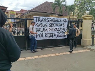Puluhan Mahasiswa Geruduk Polresta Bogor Kota, AMBB Tegaskan Komitmen Kawal Dugaan Politik Uang hingga Tuntas