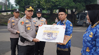 Kapolres Bogor Berikan Reward kepada ASN Polri