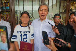 Dedie Rachim Ambilkan Rapor, Gantikan Sosok Ayah Untuk Adylla 