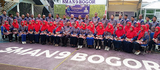 Rini Listari Kepala Sekolah SMA Negeri 9 Kota Bogor Ucapkan Selamat Idul Fitri 1446 H / 2025 M 