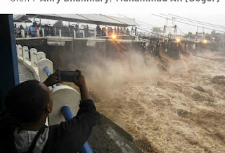 Siaga 1 di Bendung Katulampa, Dedie Imbau Warga Waspada