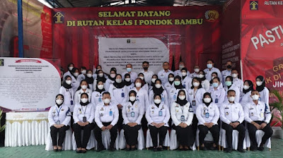 Petugas Rutan Kelas I Pondok Bambu Tandatangani Komitmen Pembangunan Zona Integritas