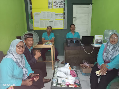 Bakal Calon Kepala Desa Rancabungur Menyerahkan Kembali Berkas Formulir