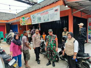 Bhabinkamtibmas Polsek Ciomas Dan Babinsa Koramil 0621/13 Ciomas, Sambangi Warga Desa Kotabatu Kecamatan Ciomas Sampaikan Himbauan Kamtibmas