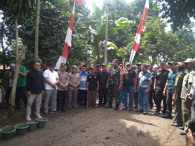 Pemdes Tajurhalang  Membangun Jalan Lingkungan