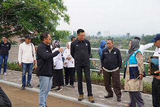 Sidak Proyek Taman Lapangan Genteng, Temukan Kejanggalan Standar K3 dan Urutan Pekerjaan
