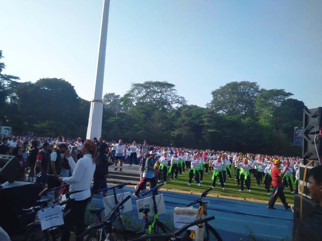 Senam Bogor Berlari di Acara Hari Jalan Sehat se-Dunia