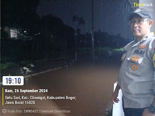 Polsek Cileungsi Bersama Instansi Terkait Lakukan Pengecekan Adanya Banjir Yang Berlokasi di Perumahan