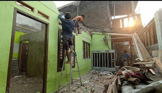 Bantu Pembangunan Majlis  Al-Ma'ruf Cilendek Timur.