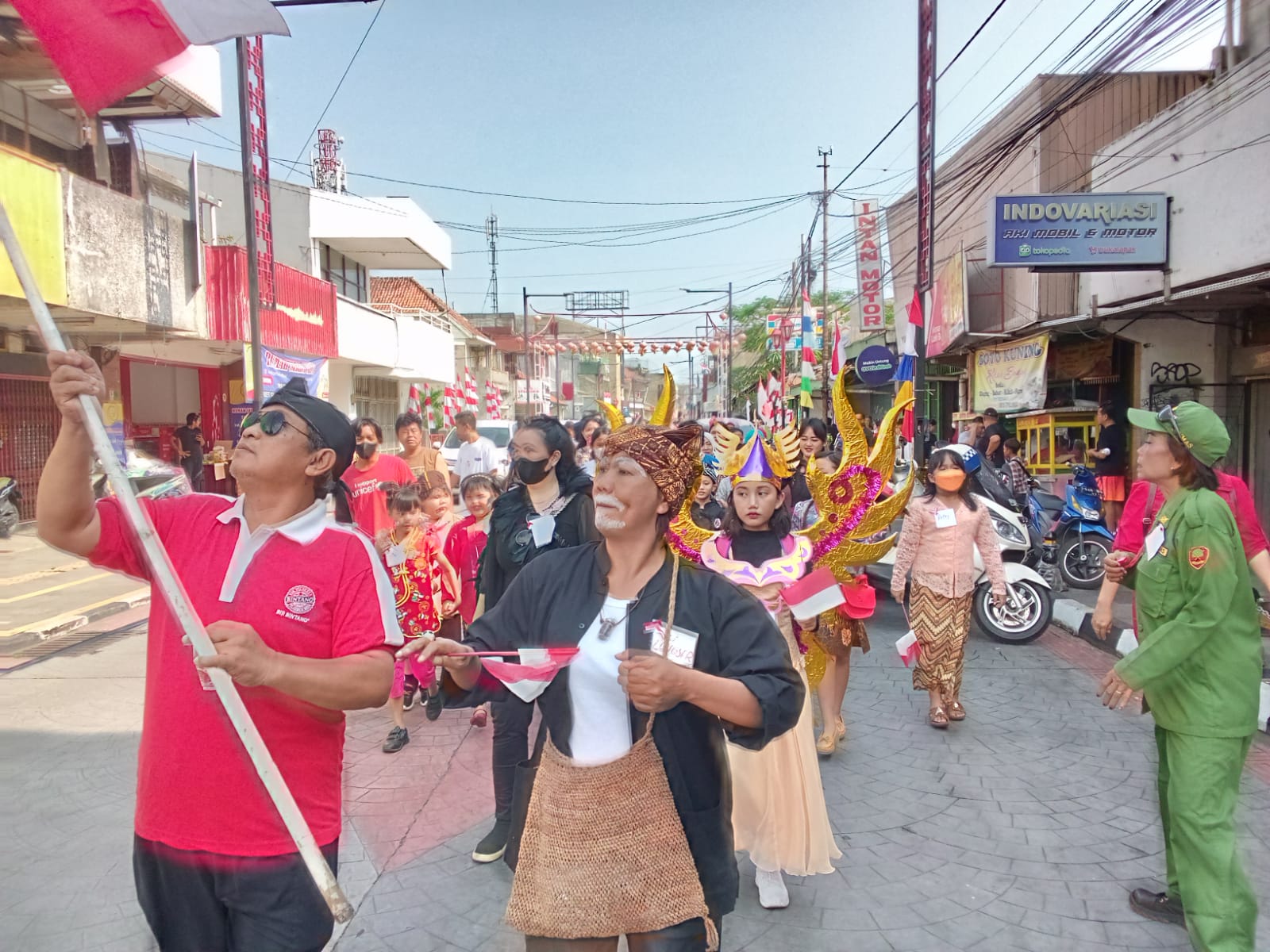 Warga Kelurahan Babakan Pasar Meriahkan Pawai Kemerdekaan HUT RI Ke 77