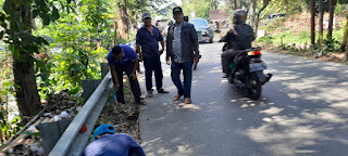 Padat Karya, Merupakan Kegiatan Pembangunan Yang Lebih Menggunakan Tenaga Manusia. 