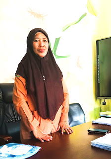 Dra. Juwariah Mpd., Kepsek SMPN 2 Cibungbulang Semangati Sambut HUT RI ke-79