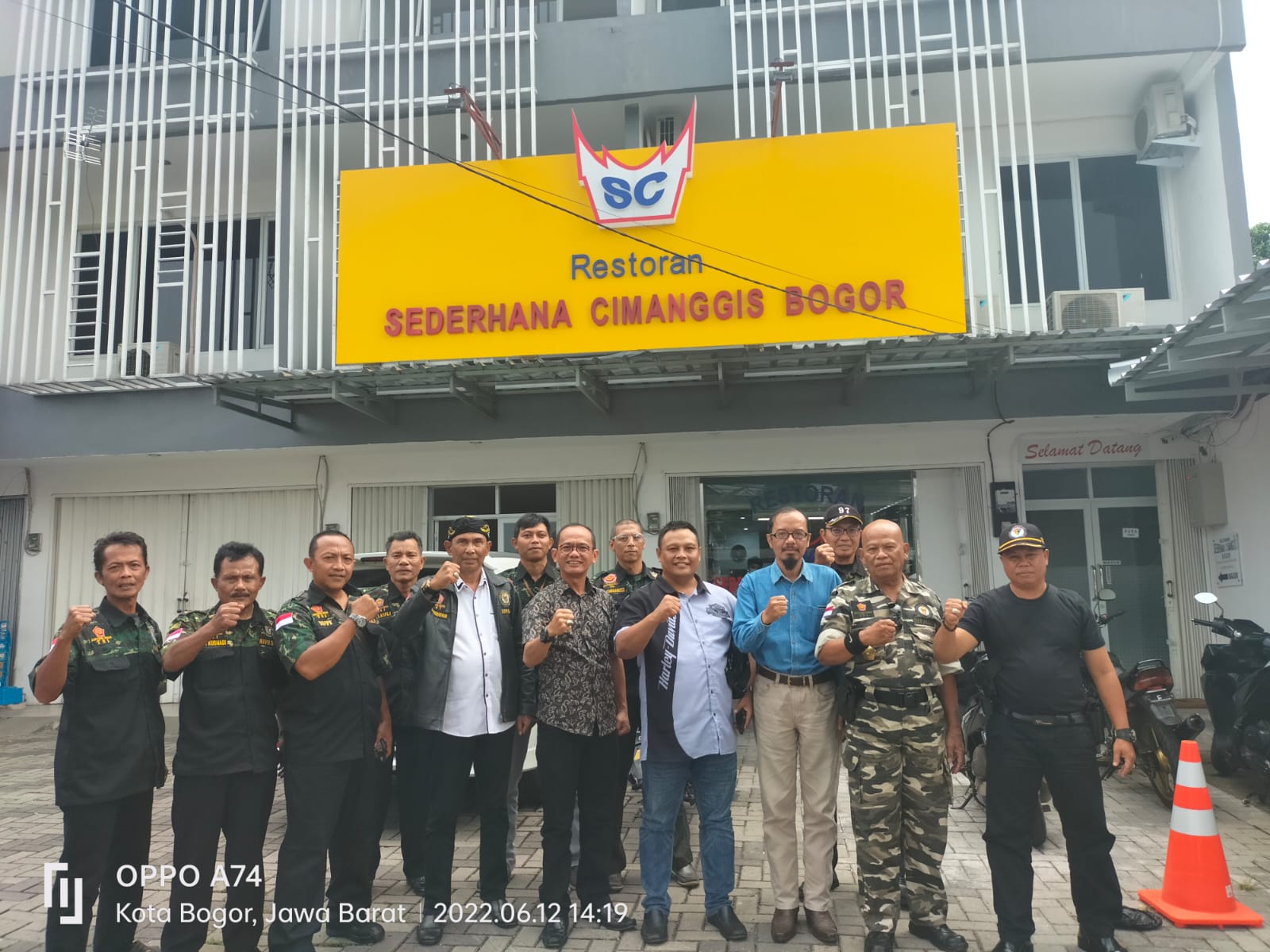 HIPAKAD DPC Kota Bogor Adakan Halal Bihalal di Restoran Sederhana Cimanggis Bogor