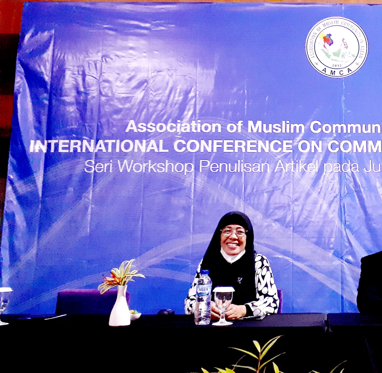 Potret Kebahasaan Pasca Gempa Pada Kain Rentang di Yogyakarta Sebagai Komunikasi Sosial