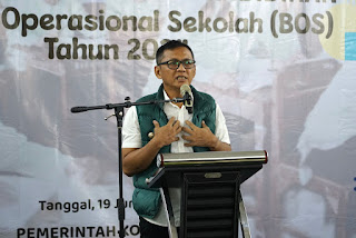 Pemkot Bogor Serahkan Dana BOS Rp 5,3 Miliar, Pj Wali Kota Tekankan Ini
