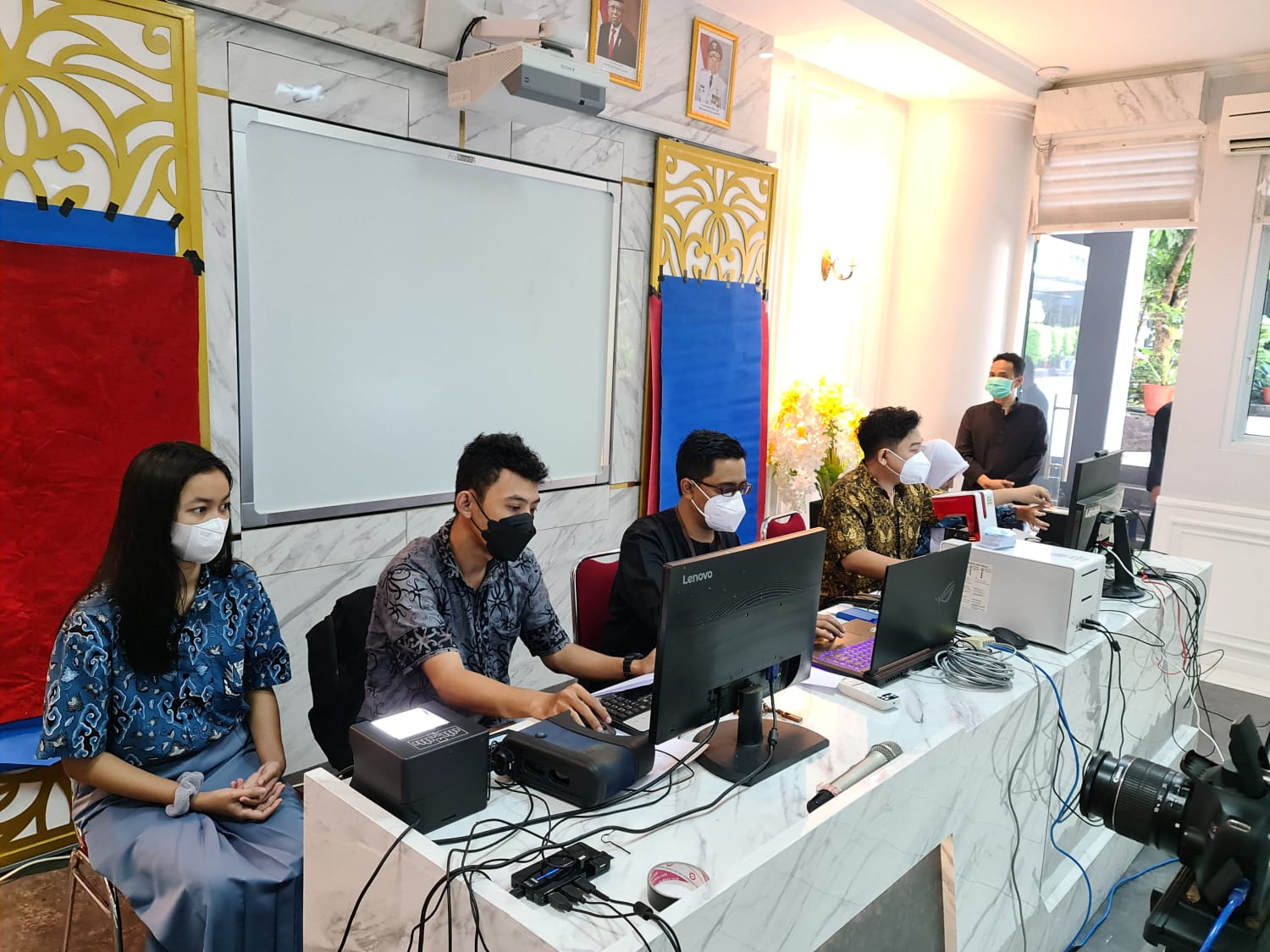 Disdukcapil Jemput Bola Perekaman e-KTP Bagi Siswa SMAN 1 Kota Bogor
