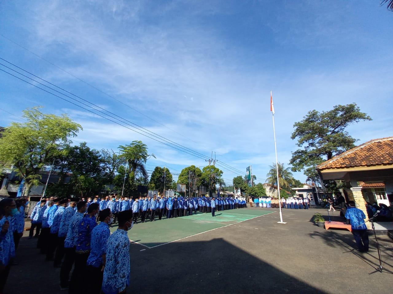 Gelar Upacara Dalam Peringati Hari Pendidikan Nasional