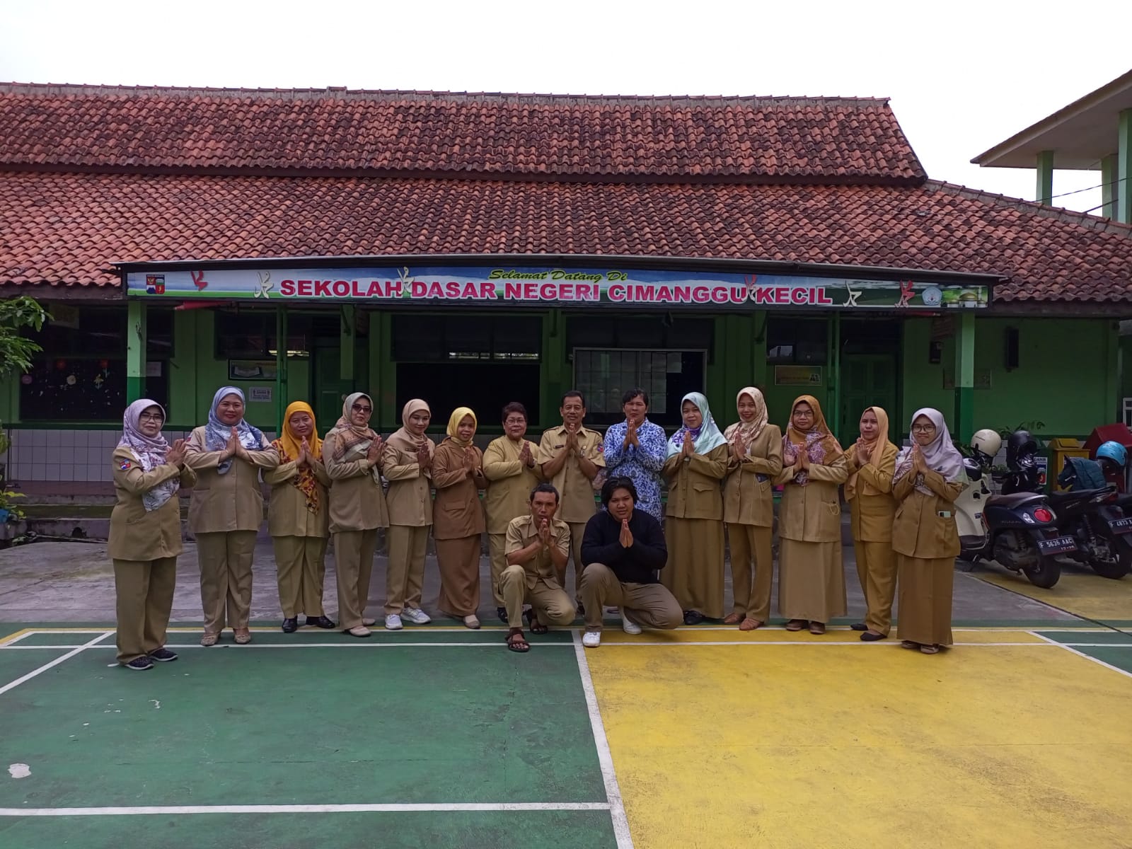 Halal Bihalal Saat Hari Pertama Masuk Sekolah