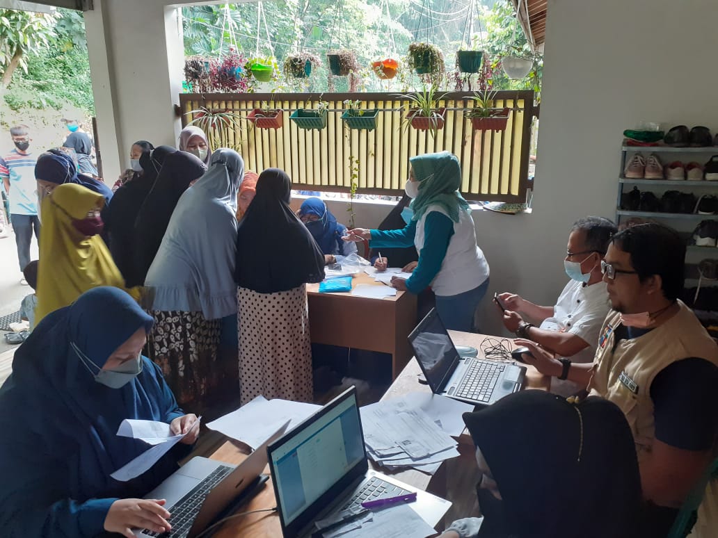 Juandi Rachmadja, SE., Lurah Cilendek Barat Apresiasi Warga Gg. Kelor