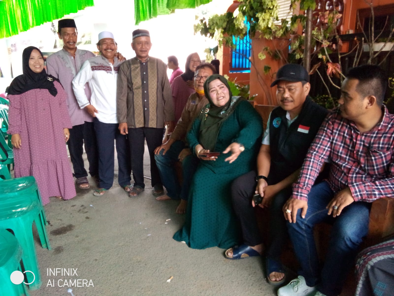 Jelang Bulan Suci Ramadhan, Warga Kelurahan Sukadamai Terima Bantuan Paket Sembako