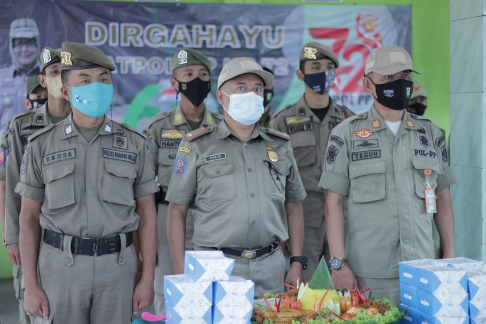 Sebanyak 15 Anggota Satpol-PP dan 9 Anggota Satlinmas Ikuti Upacara Daring