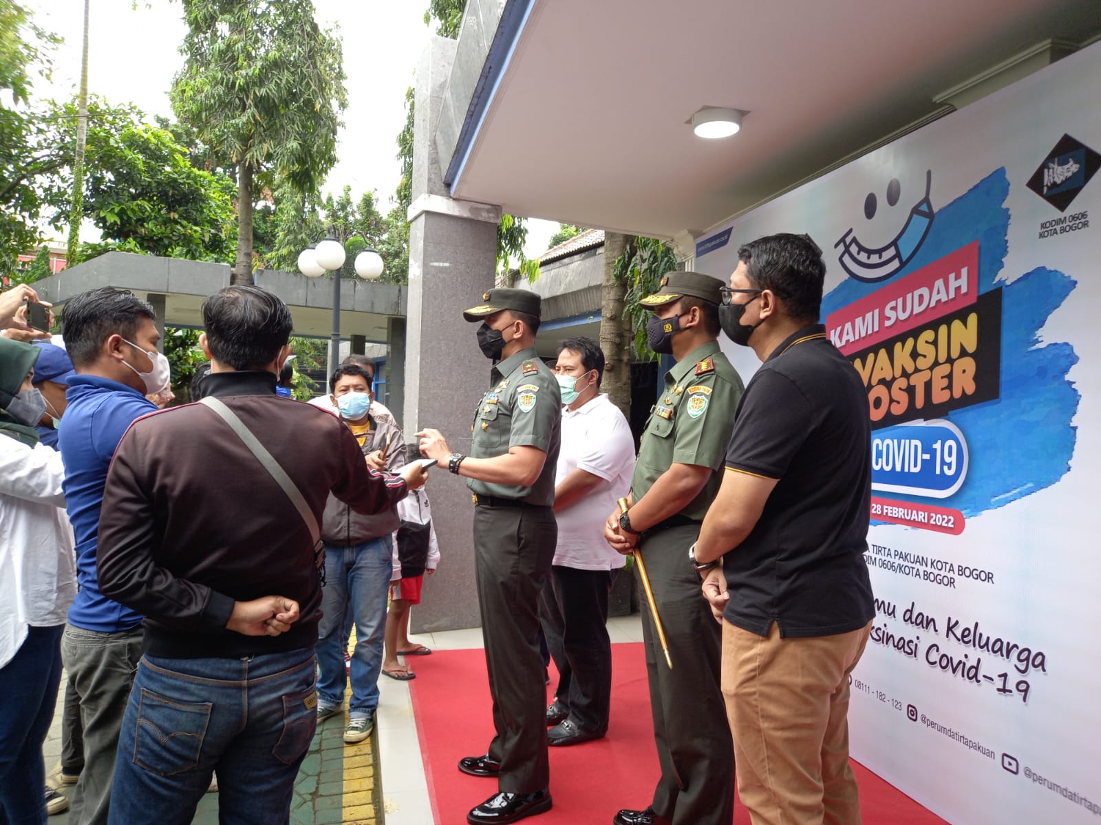 Danrem 061/SK Brigjen TNI Rudi Saladin, MA., Tinjau Langsung Pelaksanaan Vaksinasi di PDAM Kota Bogor