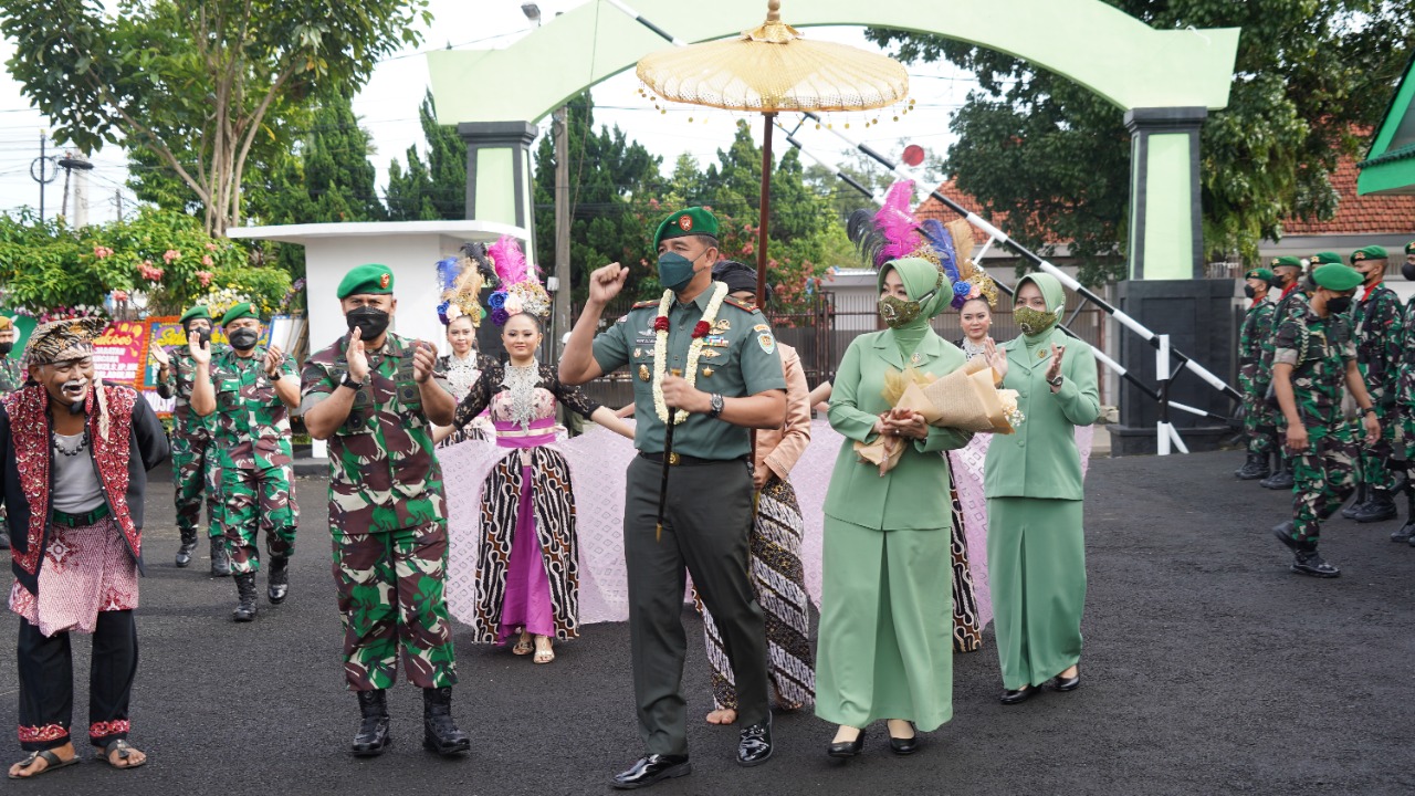 Korem 061/SK Laksanakan Tradisi Satuan Pergantian Pucuk Pimpinan