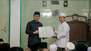 Tarling Hari Pertama, Bima Arya Tarawih Bersama Warga Kampung Sawah