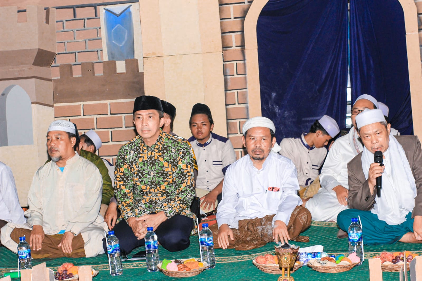 Maulid Nabi Ikhtiar Untuk Selalu Meneladani Akhlak Rasulullah SAW