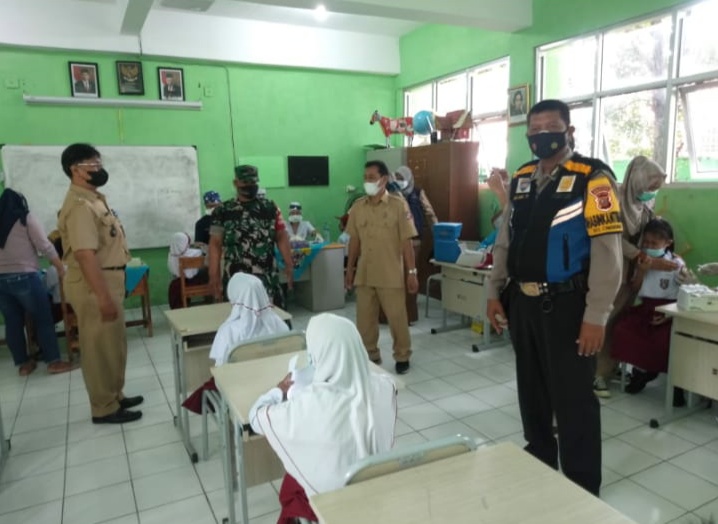 Vaksin Sinovac untuk Siswa SDN Cimanggu Kecil