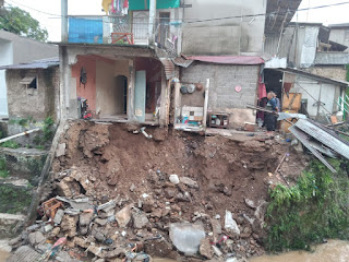 Hujan Deras Yang Mengguyur Kota Bogor Menyebabkan Bencana Longsor