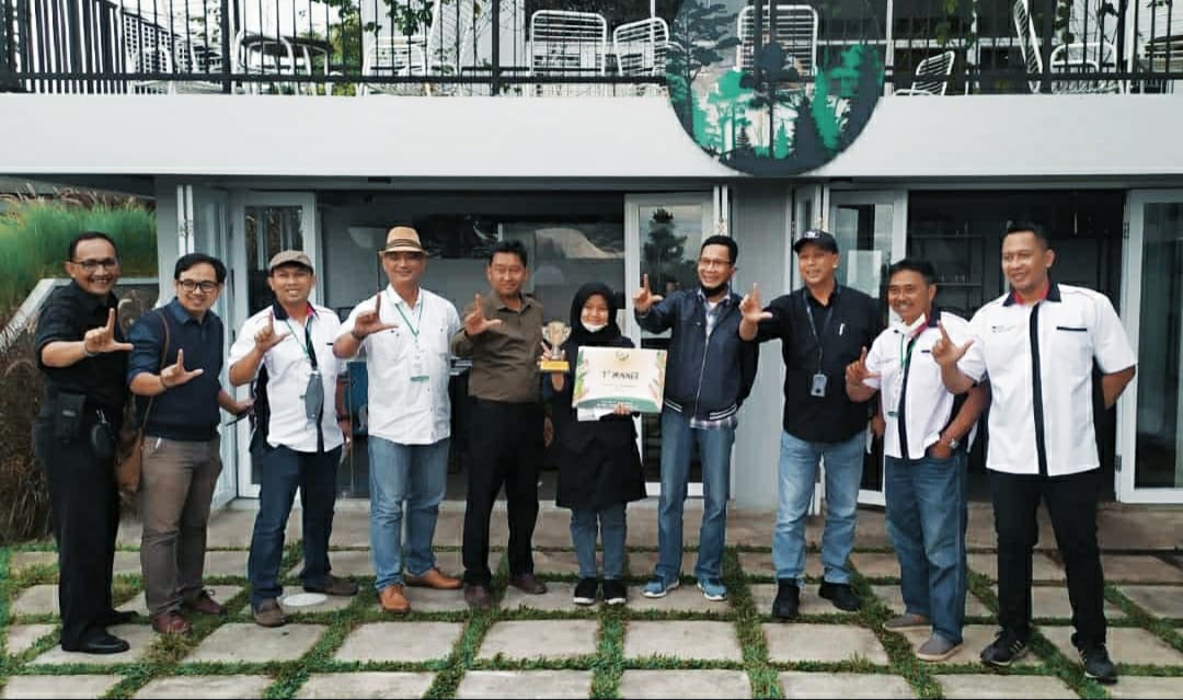 Ikuti Lomba di Leuweung Geledegan Ecolodge, SMK Citra Pariwisata Raih Juara 1