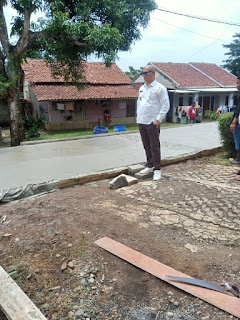 Kades Tegal Bangun Betonisasi Jalan Penghubung dan TPT  