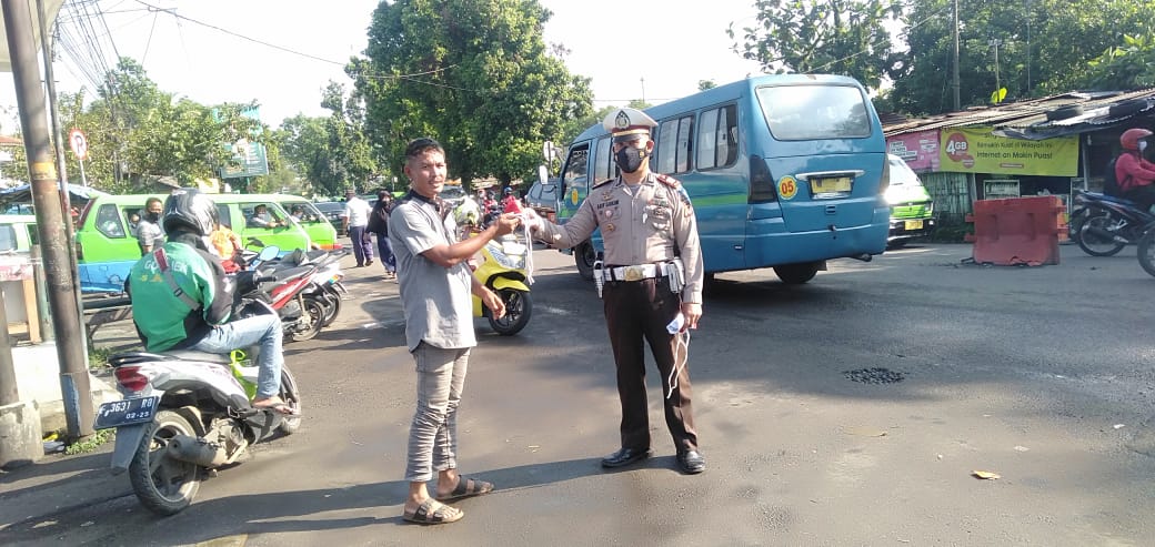 Polsek Ciomas Gelar Operasi Zebra Lodaya, Berikan Sosialisasi Disiplin Prokes dan Disiplin Berlalu Lintas