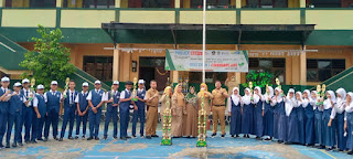 SMPN 1 Cibungbulang Umumkan Raihan Piala Kejuaraan  Setelah Menggelar Upacara Bendera