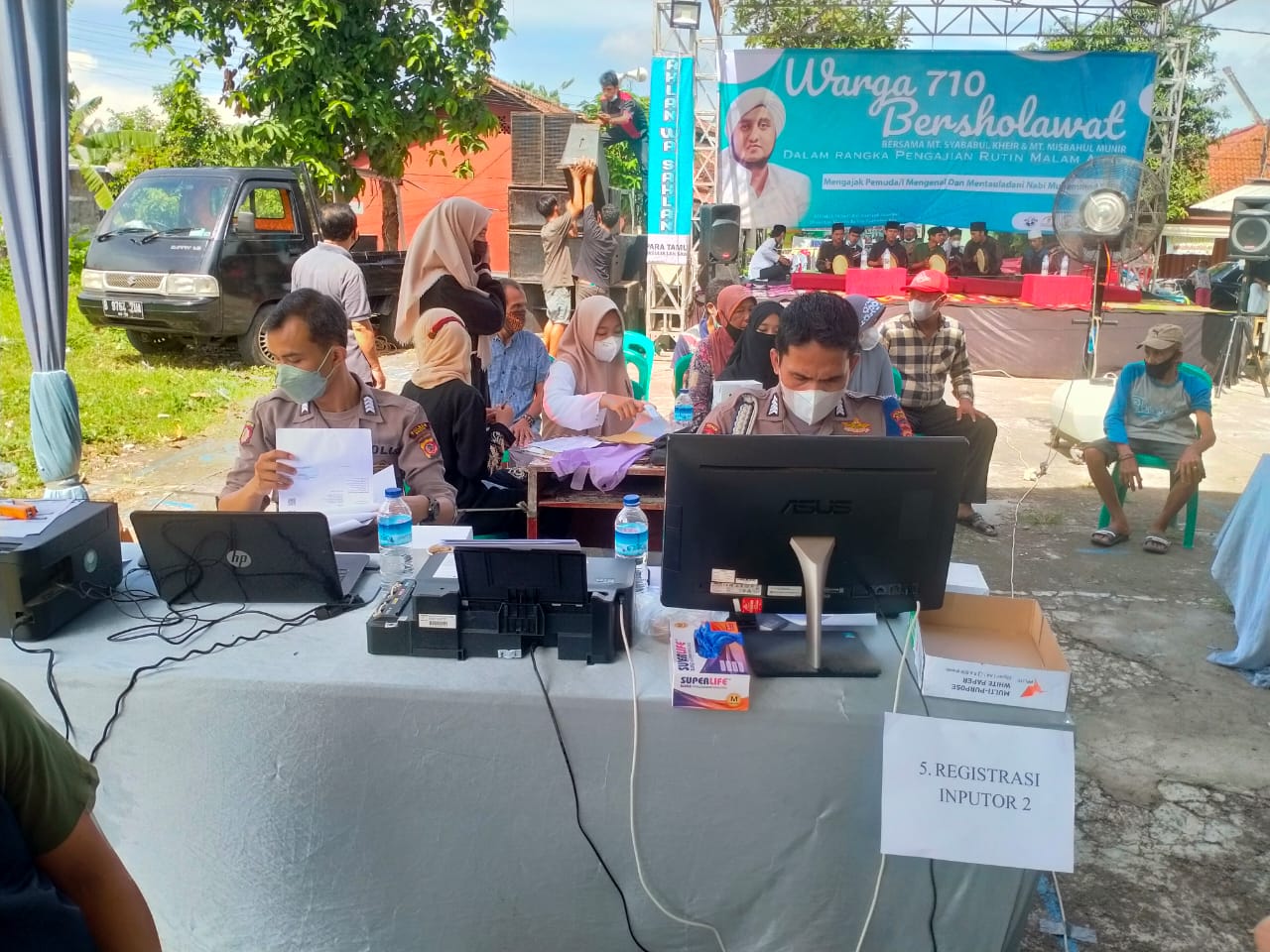 Polsek Ciomas: Pelaksanaan Vaksinasi Covid-19 di Kelurahan Padasuka