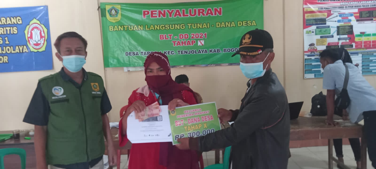 Salurkan BLT-DD, Pemdes Tapos Sekaligus Ingatkan Pentingnya Vaksinasi