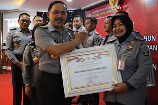 Rutan Kelas I Pondok Bambu Terima Piagam Penghargaan P2HAM 