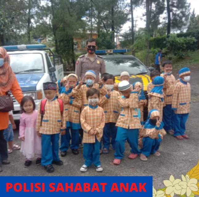 Giat Polsek Ciomas Tumbuhkan Kecintaan Anak Pada Polisi