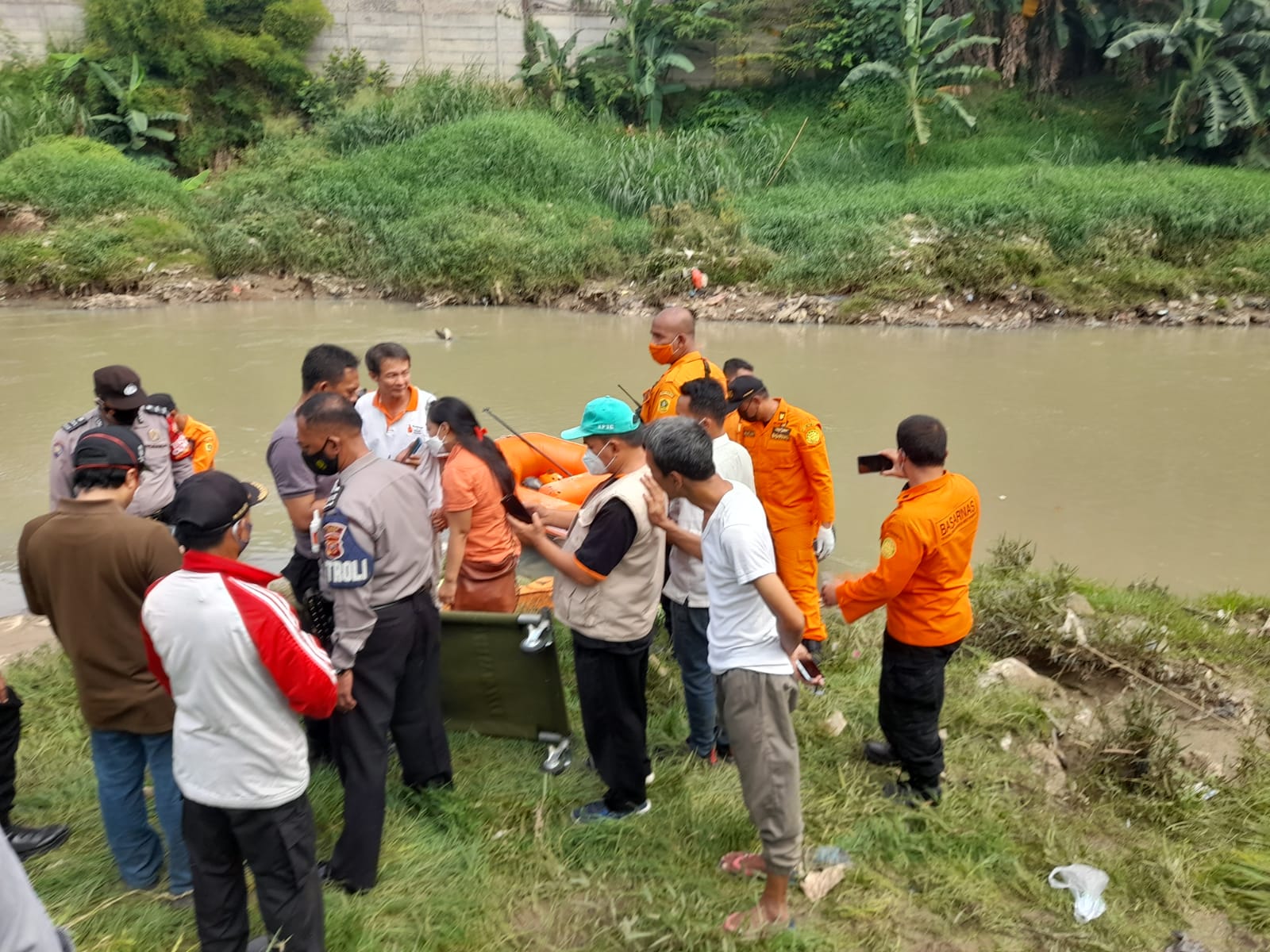 Polsek Cileungsi Temukan Wanita, di Duga Bunuh Diri Lompat ke Sungai