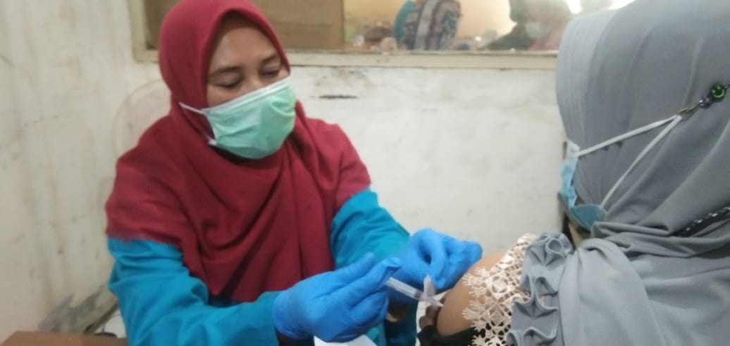 Demi Capai Target, Pemdes Sukajadi Gencar Laksanakan Vaksinasi Massal