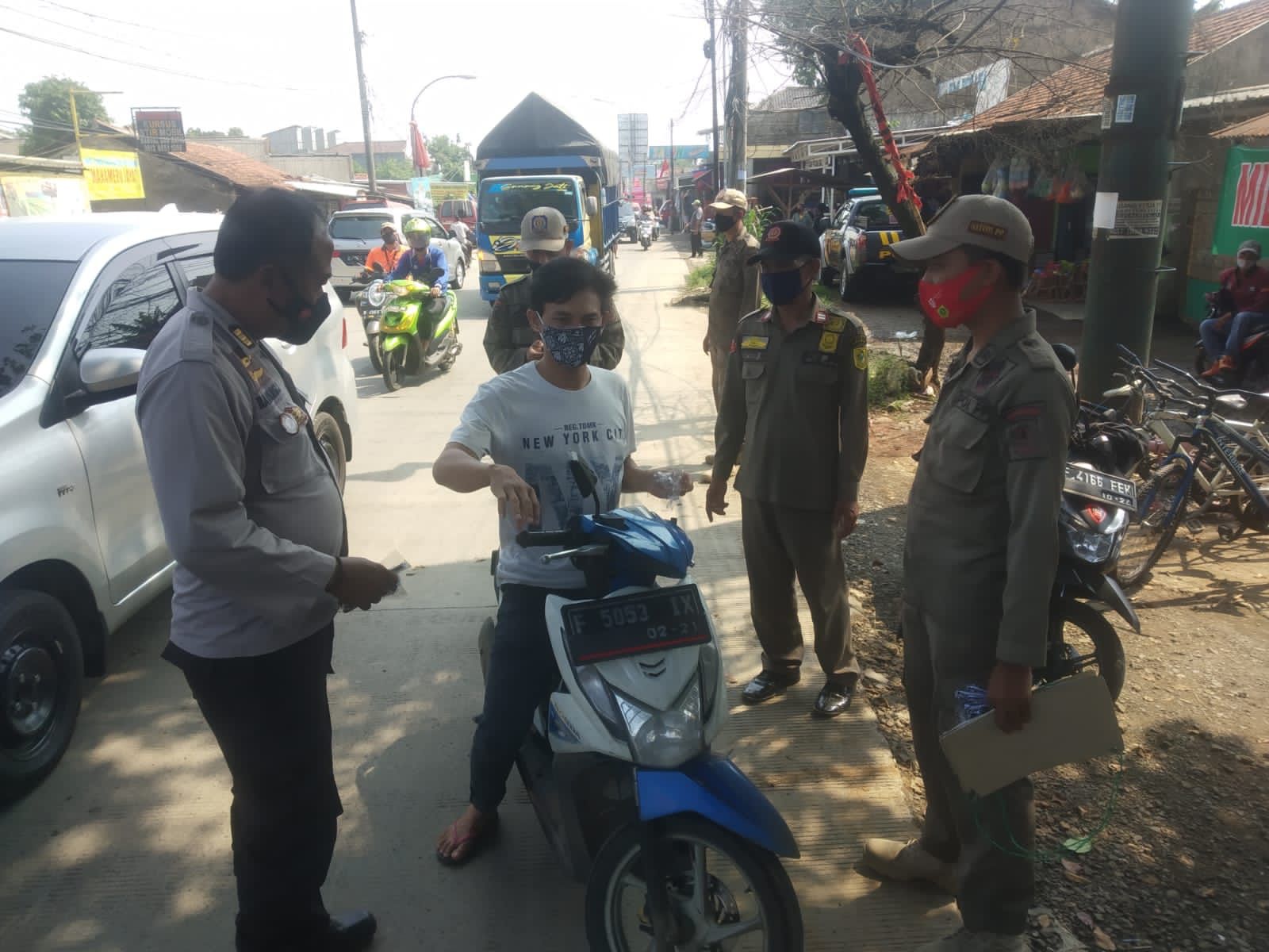 Tak Henti-Hentinya, Polsek Gunungsindur Laksanakan PPKM Level 3